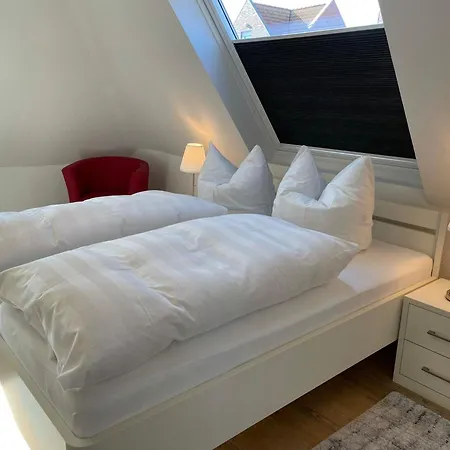 Deichnaehe C 公寓 *